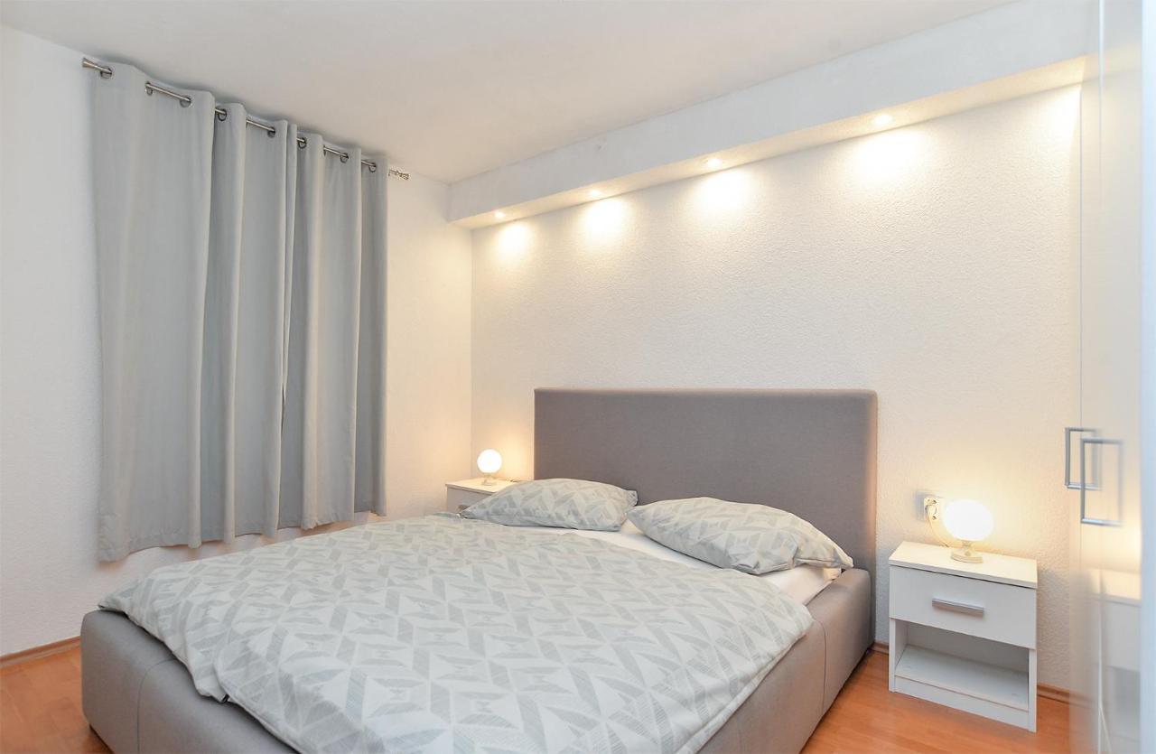 Apartments Plominska 938 라벡 외부 사진