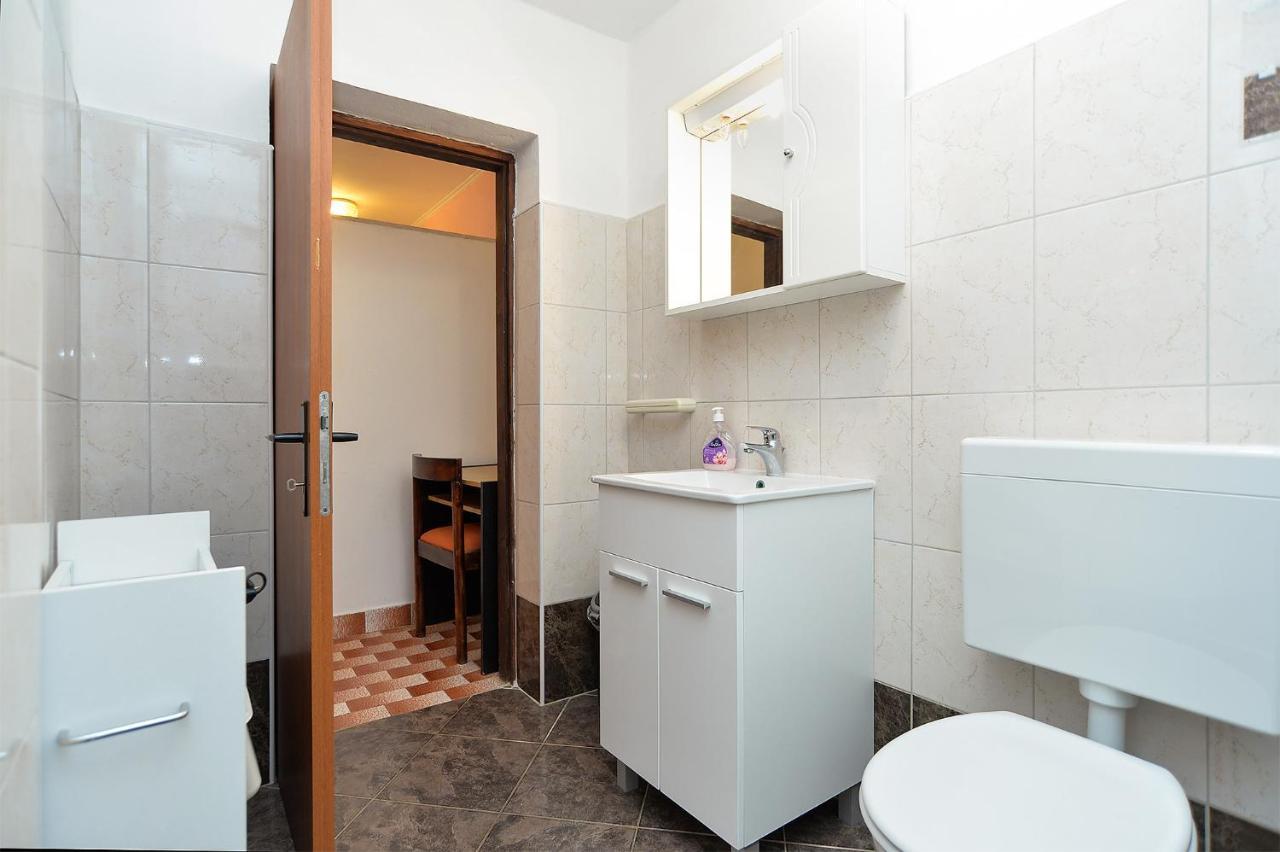 Apartments Plominska 938 라벡 외부 사진