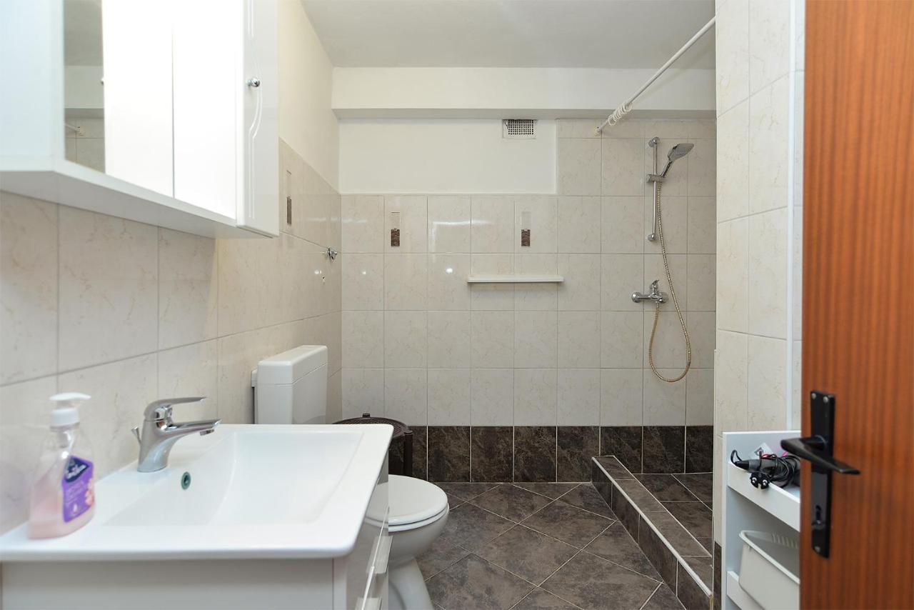 Apartments Plominska 938 라벡 외부 사진
