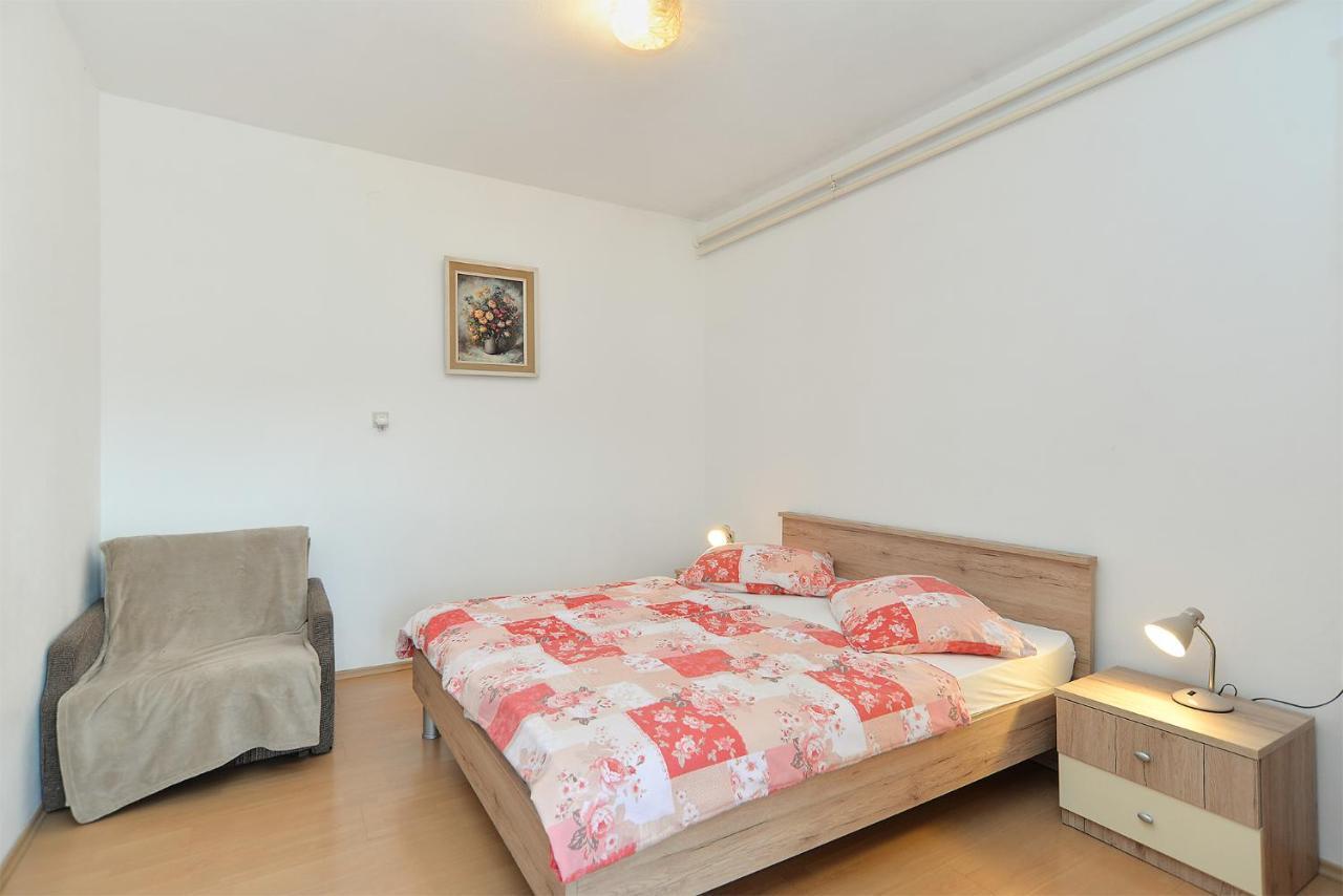 Apartments Plominska 938 라벡 외부 사진