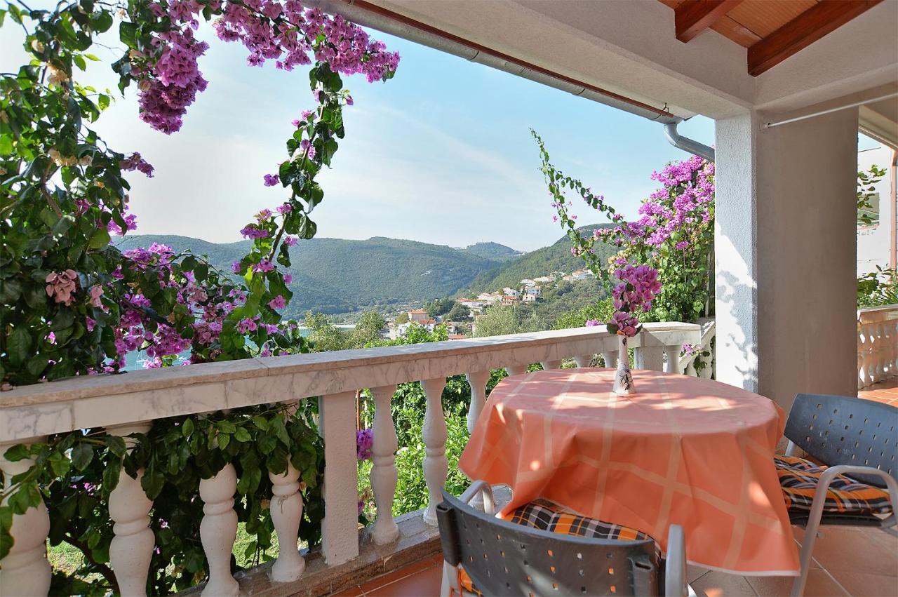 Apartments Plominska 938 라벡 외부 사진