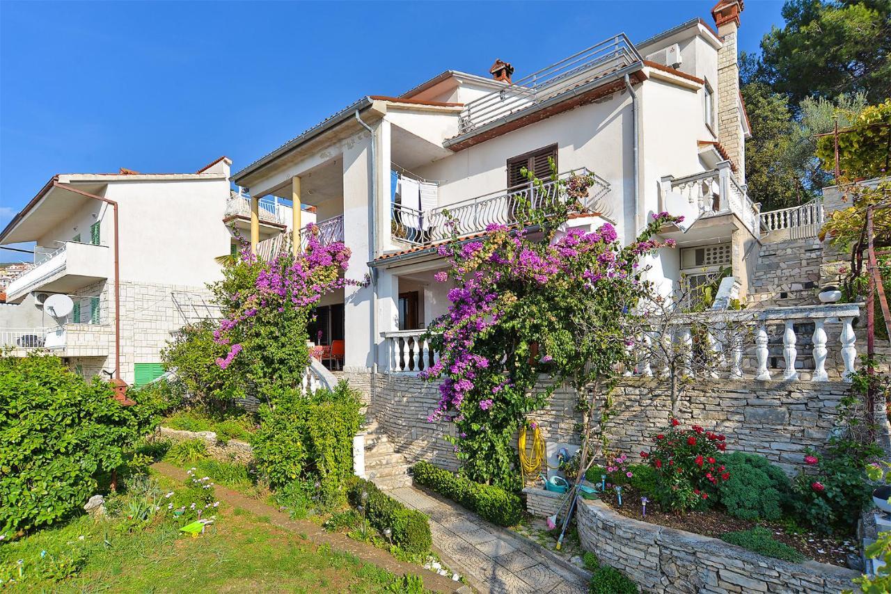 Apartments Plominska 938 라벡 외부 사진
