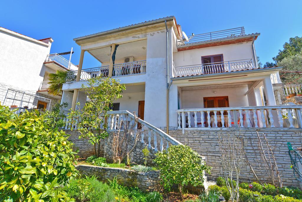 Apartments Plominska 938 라벡 외부 사진