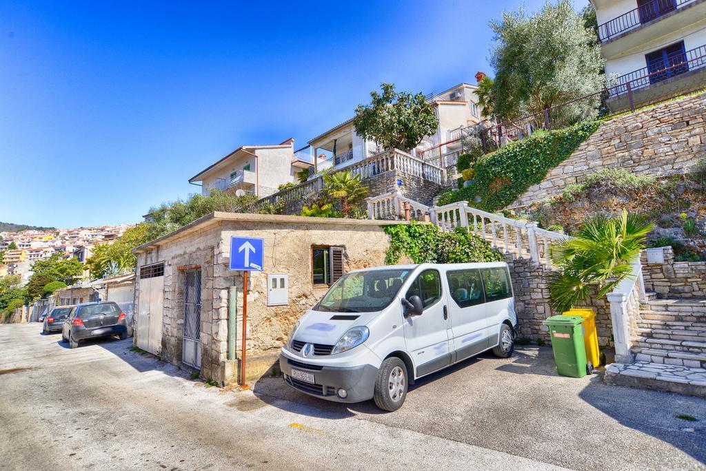 Apartments Plominska 938 라벡 외부 사진